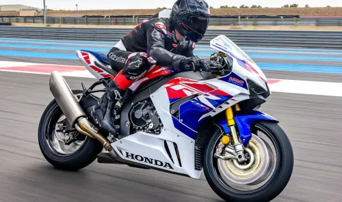 Detalhe aerodinâmico da carenagem da CBR 1000RR-R Fireblade
