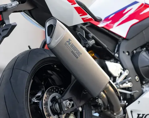 Escapamento Akrapovič da CBR 1000RR-R Fireblade