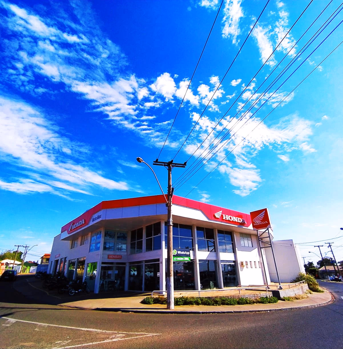 Fachada Moto Max - 1 de 4