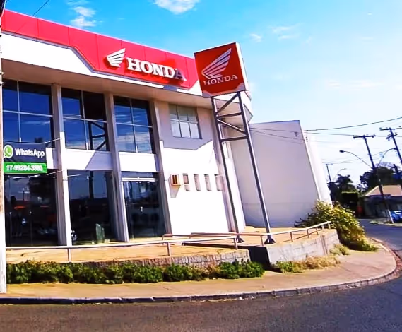 Vista lateral da fachada Moto Max