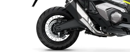 Detalhe dos freios ABS combinados Honda X-ADV 2025