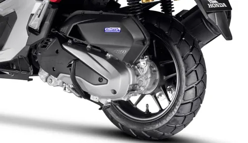 Detalhe do novo motor Honda ADV