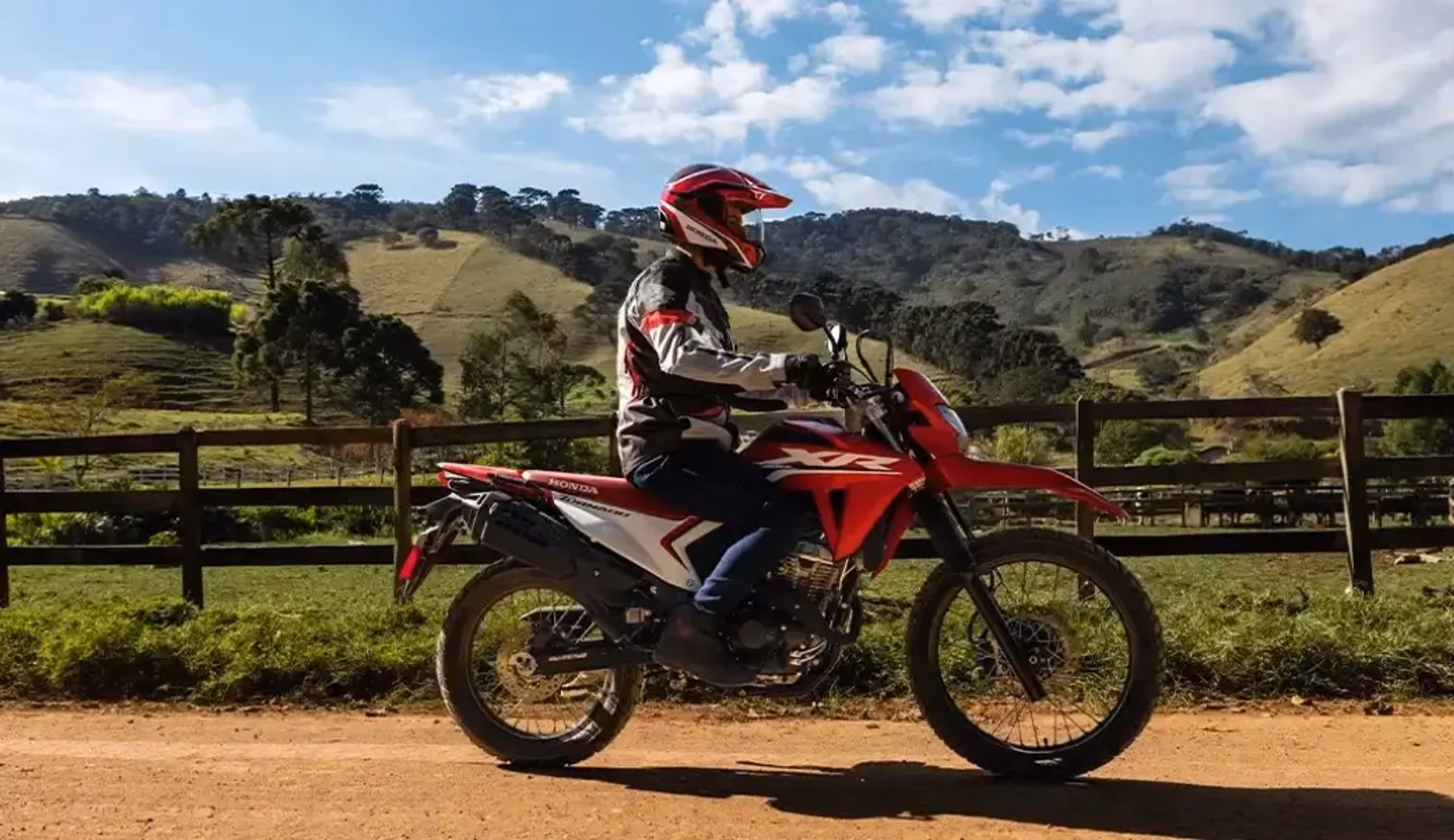 XR 300L Tornado detalhe suspensão - 9 de 22