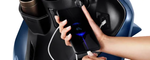 Entrada USB-C da Biz 125 EX